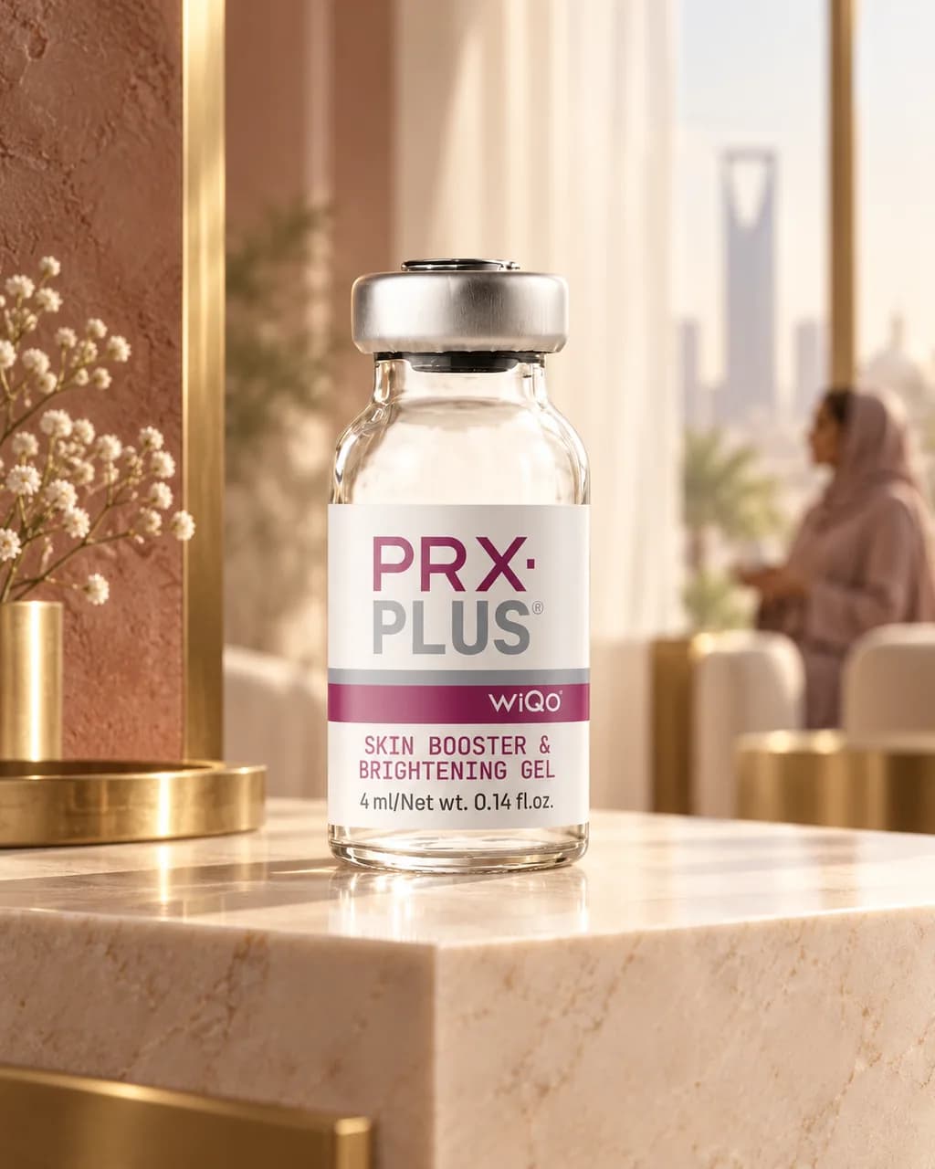 عبوة PRX-PLUS على قماش مخملي بلون بني وردي في إضاءة دافئة